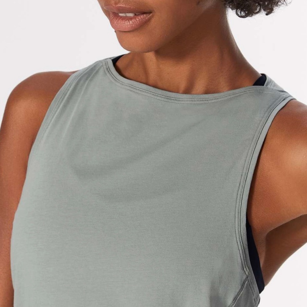 Lululemon Back In Action Tank size 6